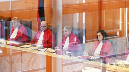 Der Erste Senat lehnte die Beschwerde der DFL im Polizeikostenstreit ab. 