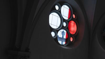 Viele Opfer von sexuellem Missbrauch durch Verantwortungsträger der Katholischen Kirche fühlen sich mit den Konsequenzen alleine gelassen.