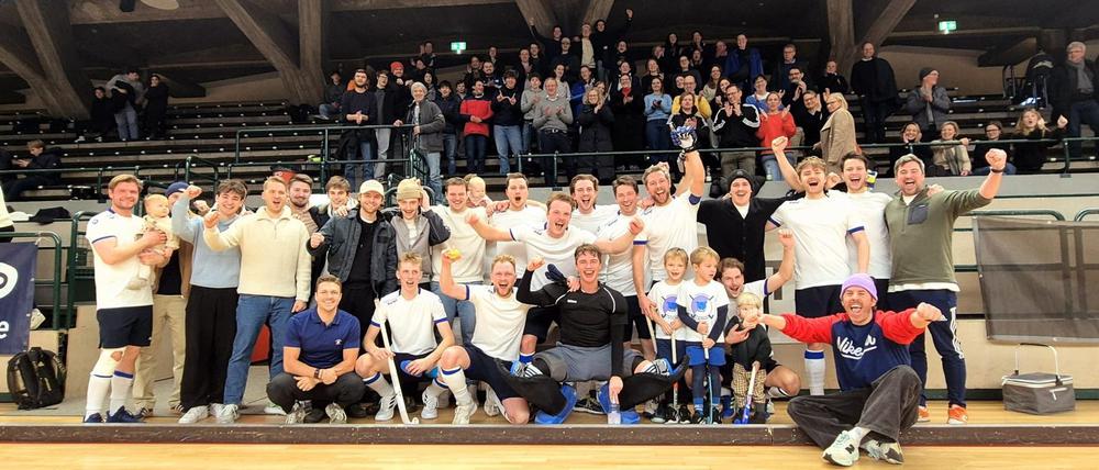 Der Hockey-Bundesligist HC Roseneck hat den Klassenerhalt geschafft.