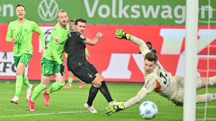 Maximilian Arnold trifft für Wolfsburg.
