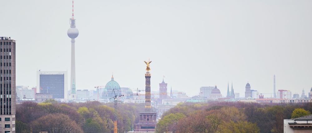 Auf teils trübes Wetter können sich die Menschen in Berlin und Brandenburg einstellen. (Symbolbild)