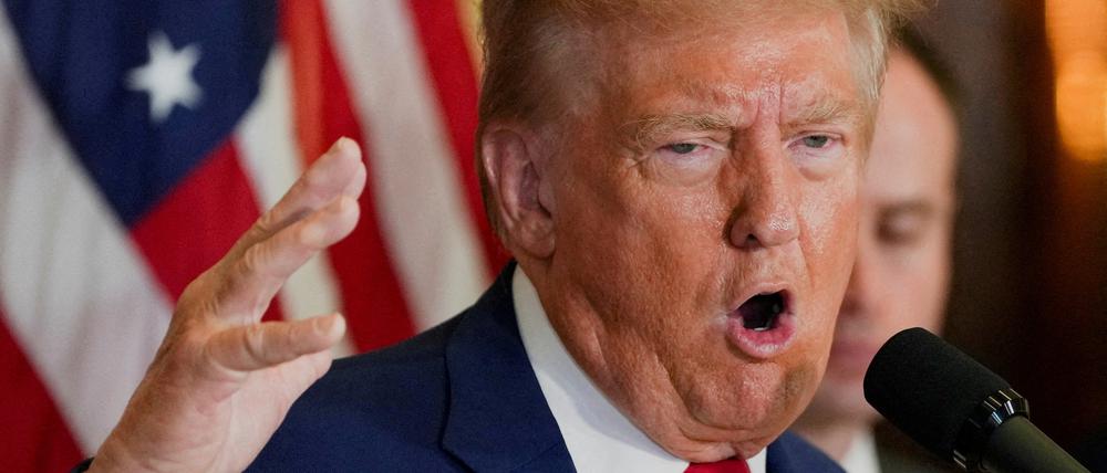FILE PHOTO: Republican presidential nominee and former U.S. President Donald Trump gestures as he speaks during a press conference at Trump Tower in New York City, U.S., September 6, 2024. REUTERS/David Dee Delgado//File Photo