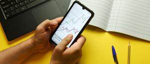 Börsencharts auf einem Smartphone