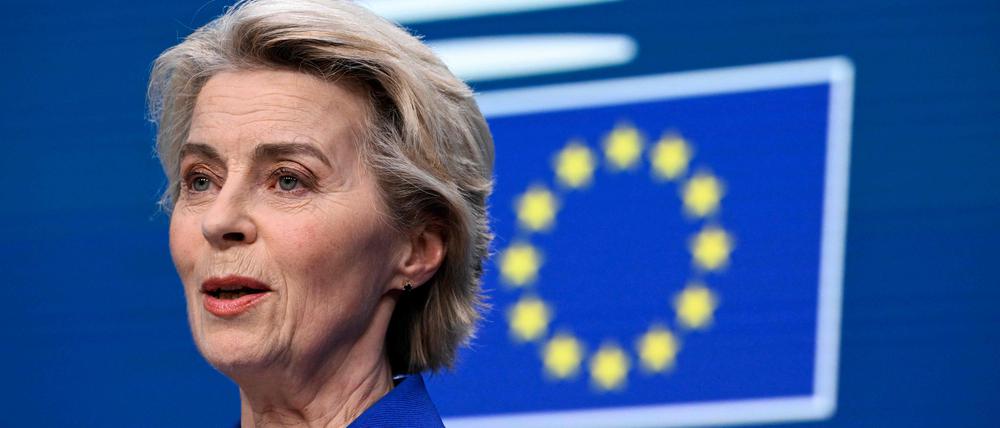 Als „starke Stimme Europas in der Welt“ wird EU-Kommissionspräsidentin Ursula von der Leyen mit dem Karlspreis 2025 ausgezeichnet.