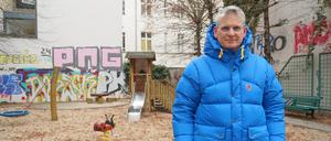 Enrico Brissa ist der Initiator einer geplanten Gedenktafel, die an der Bleibtreustraße in Berlin-Charlottenburg an ein jüdisches Ritual-Tauchbad (Mikwe) erinnern soll.