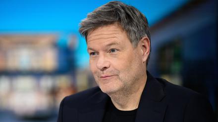 Robert Habeck bei der Aufzeichnung eines Interviews für die Sendung ·RTL.