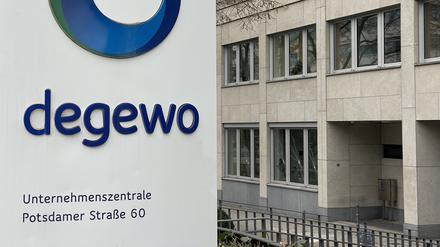 Unternehmenszentrale der Degewo, landeseigene Wohnungsgesellschaft, mit eingeschlagenen Scheiben am 14.1.2025, in der Potsdamer Straße.