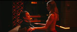 HANDOUT - 08.01.2025, ---: Nikolai Kinski (l) als Jacob und Nora Islei als Mizzi in einer Szene des Films "Traumnovelle" (undatierte Filmszene). Der Film kommt am 16.01.2025 in die deutschen Kinos. (zu dpa Kinostarts) Foto: -/Warnuts Entertainment /dpa - ACHTUNG: Nur zur redaktionellen Verwendung im Zusammenhang mit einer Berichterstattung über den Film und nur mit vollständiger Nennung des vorstehenden Credits +++ dpa-Bildfunk +++