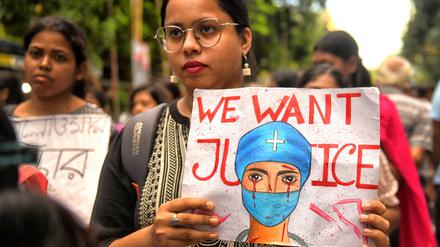 Mehrere Fälle von Vergewaltigungen in Indien erhielten in den letzten Jahren große mediale Resonanz und führten zu zahlreichen öffentlichen Protesten.
