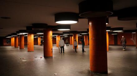 Skater im Tunnel am Berliner ICC.