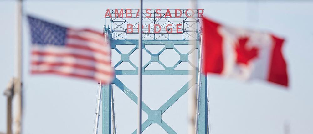 Angespannte Beziehungen: Die Ambassador Bridge verbindet Detroit in den USA mit Windsor in Kanada.