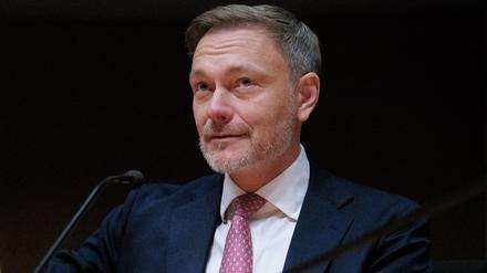 In Angriffsstimmung: Ex-Finanzminister Christian Lindner (FDP) erscheint zur Sitzung des Untersuchungsausschusses zum Atomausstieg. 