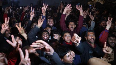Tausende Palästinenser feierten am Mittwoch die Nachricht vom Waffenstillstand, hier in Chan Junis im südlichen Gazastreifen.