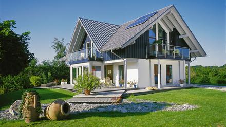 Mit dem gestiegenen Bewusstsein für Ökologie und Nachhaltigkeit ist auch das Einfamilienhaus in die Kritik geraten.  