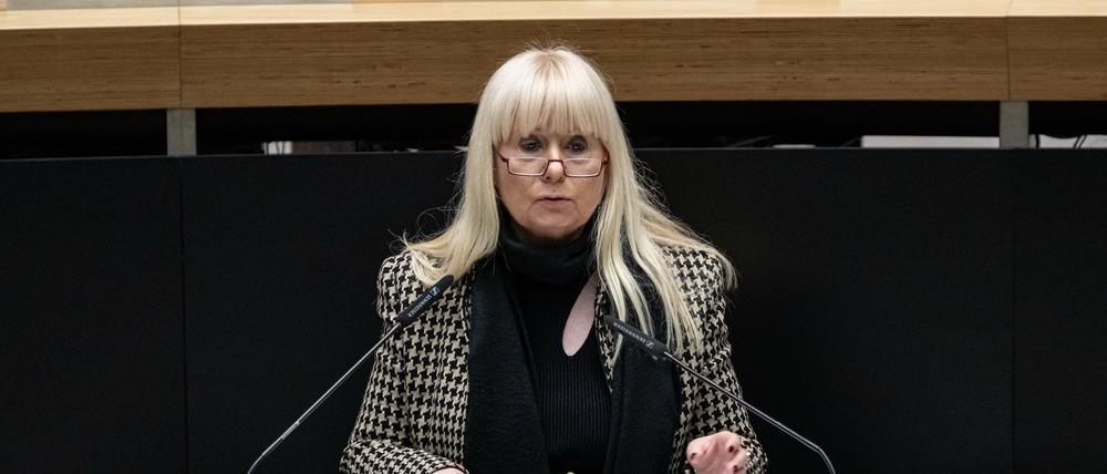Berliner Senatorin für Inneres und Sport, spricht bei der Plenarsitzung des Berliner Abgeordnetenhaus.