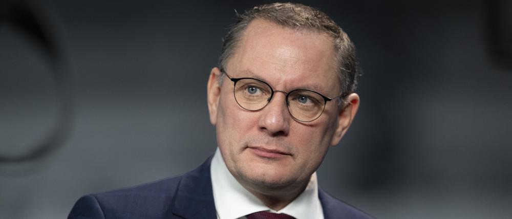 Tino Chrupalla, AfD-Bundesvorsitzender und Fraktionsvorsitzender der AfD, reist zur Amtseinführung von Donald Trump nach Washington.