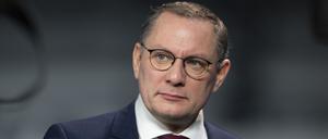 Tino Chrupalla, AfD-Bundesvorsitzender und Fraktionsvorsitzender der AfD, reist zur Amtseinführung von Donald Trump nach Washington.