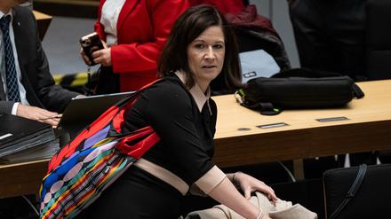 Katharina Günther-Wünsch (CDU), Berliner Senatorin für Bildung, Jugend und Familie, nimmt an der Plenarsitzung des Berliner Abgeordnetenhaus teil.