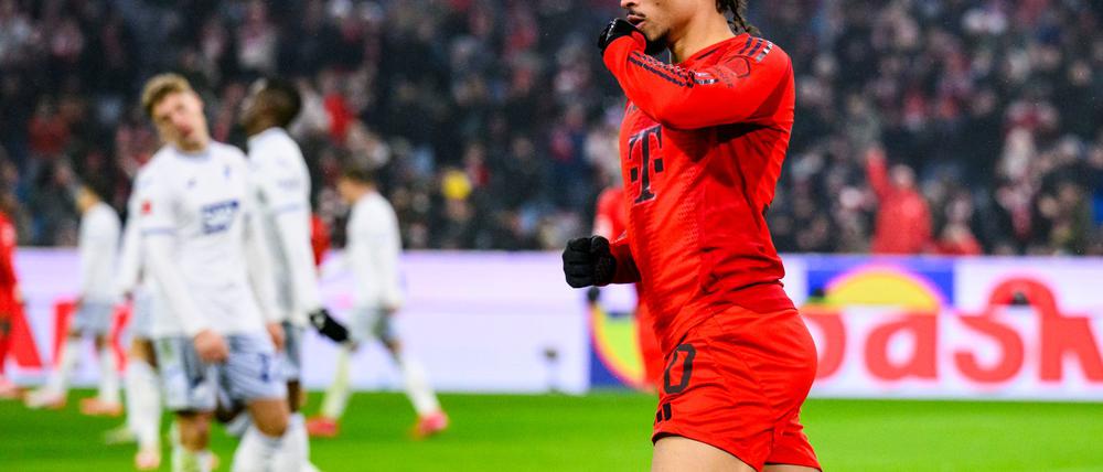 Leroy Sane jubelt nach seinem Treffer zum 4:0.