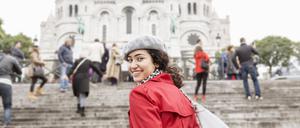 Halb Urlaub, halb Arbeit: Während des Auslandssemesters in Paris kann man Freunde auf den Stufen vor Sacre Coeur treffen. 