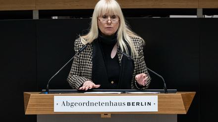 Innensenatorin Iris Spranger blickt schon auf den nächsten Jahreswechsel. 