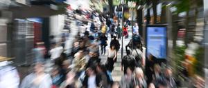 Fußgängerzone in der Stuttgarter Innenstadt: Wie schaffen es die Städte, dem Trend des Ladensterbens in den Innenstädten entgegenzuwirken?