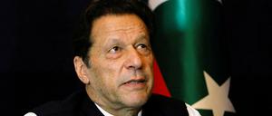Pakistans Ex-Premierminister Khan wurde in einem Korruptionsprozess zu 14 Jahren Haft verurteilt.