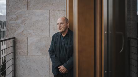 Er ist schon lange im Bundestag und will da auch nicht weg: Gregor Gysi.
