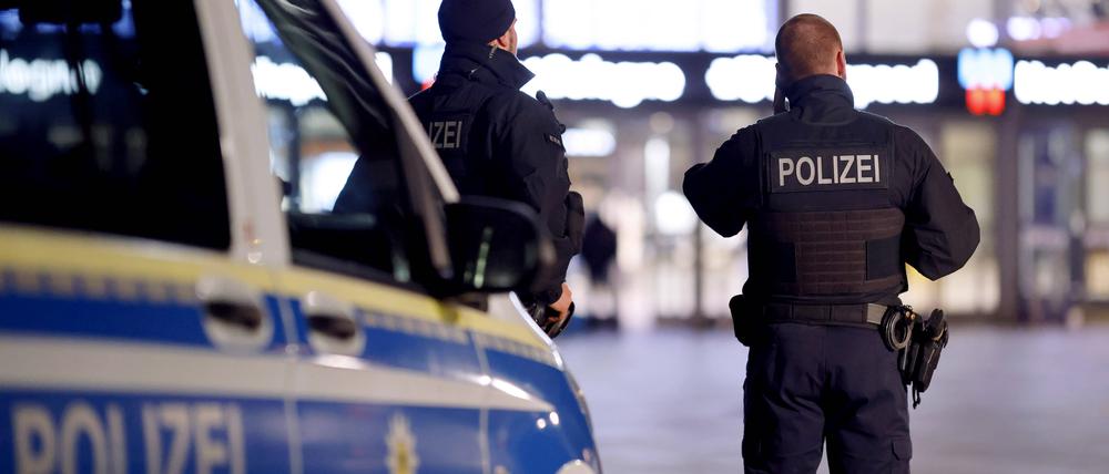 Polizei am Kölner Hauptbahnhof.