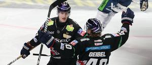 Schon wieder drin. Korbinian Geibel (r.) und Eric Hördler jubeln.