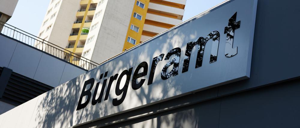 Fehlende Bürgeramtstermine sind in Berlin schon seit langem ein Problem. (Archivbild)