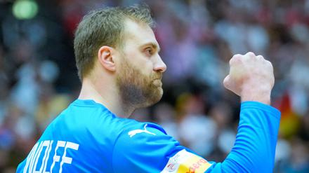 Torhüter Andreas Wolff sichert dem deutschen Team den Sieg gegen die Schweiz.