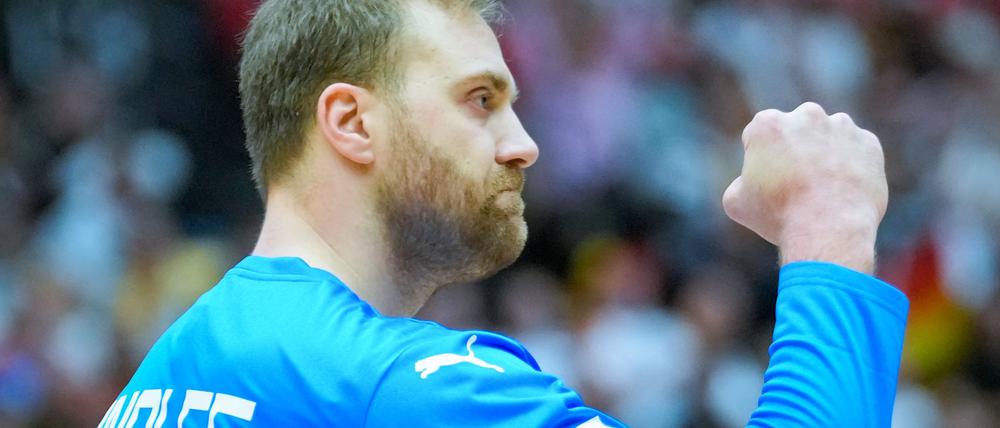 Torhüter Andreas Wolff sichert dem deutschen Team den Sieg gegen die Schweiz.
