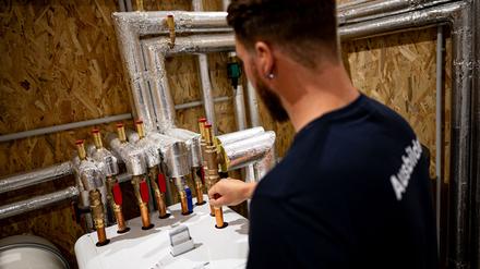 Im Brandenburger Handwerk sind Fachleute für die Energiewende gefragt.