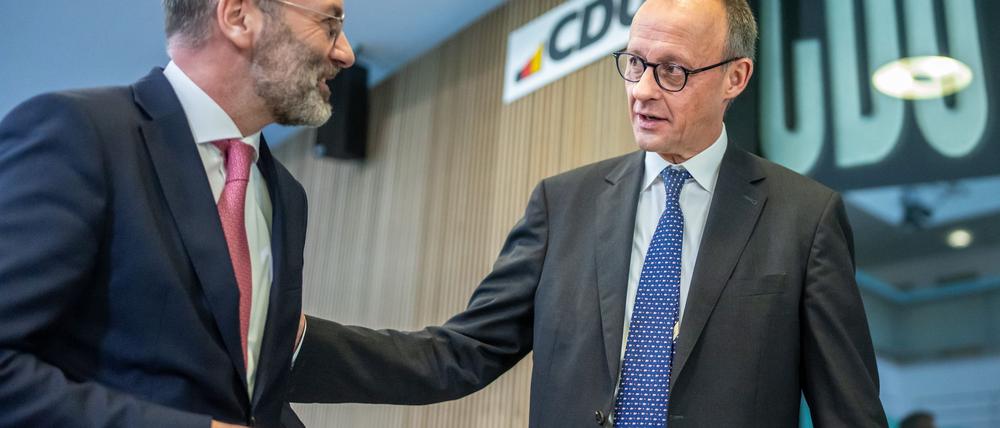 Nachdem Spitzenvertreter der Europäischen Volkspartei in Berlin über ihre Schwerpunkte für 2025 beraten haben, informieren Unions-Kanzlerkandidat Friedrich Merz und EVP-Chef Manfred Weber die Öffentlichkeit.