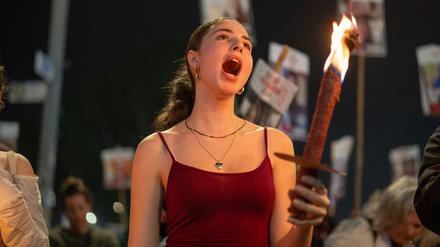 Insgesamt 33 israelische Geiseln sollen in der ersten Phase der für den Gazastreifen vereinbarten Waffenruhe gegen 1.904 inhaftierte Palästinenser ausgetauscht werden.