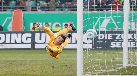 Fürths Torwart Körber war beim 0:1 chancenlos und musste später ausgewechselt werden.