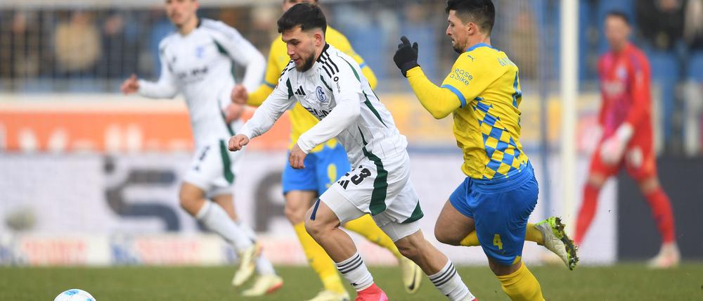 Kein Sieger beim Spiel zwischen Eintracht Braunschweig und Schalke 04.