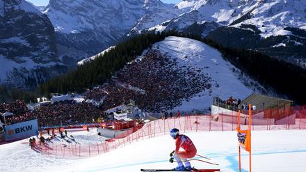 Vor spektakulärer Kulisse rast Marco Odermatt zum Wengen-Sieg.