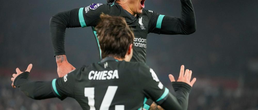 Dank der Tore von Darwin Núñez führt Liverpool die Premier League weiter klar an.
