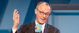Friedrich Merz, Bundesvorsitzender der CDU und Kanzlerkandidat der Union, spricht bei einer Wahlkampfveranstaltung in der Region Hannover.