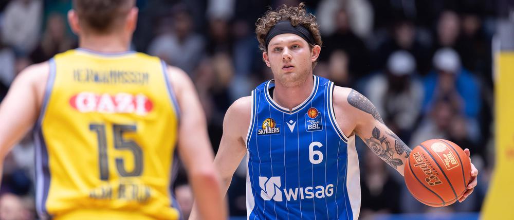 Frankfurt Skyliners, Booker Coplin (rechts) wurde nach einem positiven Dopingtest erst einmal suspendiert.