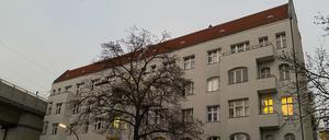 Die Wohnhäuser in der Tegeler Straße 6-7 sind vom Abriss bedroht. Dort soll eine Werksfeuerwache von Bayer entstehen.