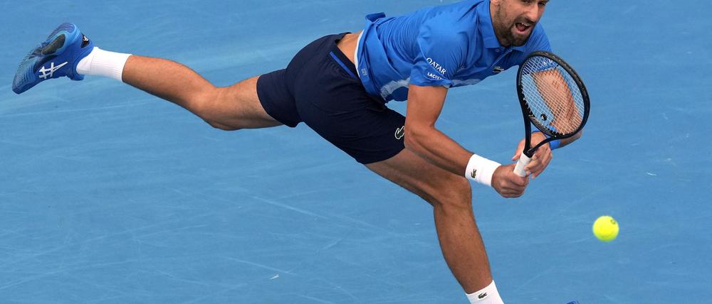 Novak Djokovic zieht ins Viertelfinale gegen Carlos Alcaraz ein