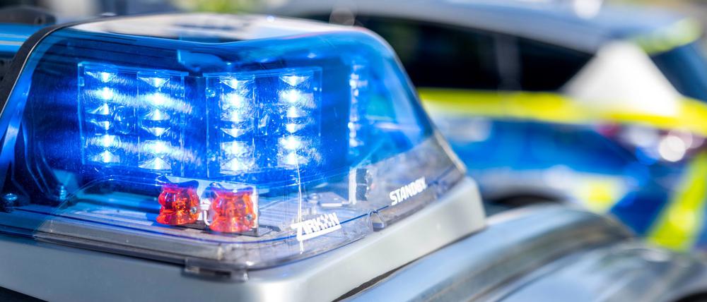 Zwei Fahrzeuge sind auf der A10 zusammengestoßen. (Symbolbild)