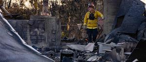 In Los Angeles warnt der Wetterdienst vor der Rückkehr der gefährlichen Starkwinde, die das mühsam eingegrenzte Feuer neu anfachen könnten.
