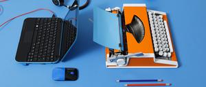 Laptop und Schreibmaschine. Zwei Generationen, ein Ziel.