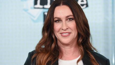 Auch Alanis Morissette kündigte ihren Auftritt beim Benefizkonzert für die Betroffenen der Brände an. (Archivbild)