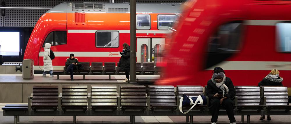 Die Anhalter Bahn soll in den kommenden Jahren ausgebaut werden. (Symbolbild)