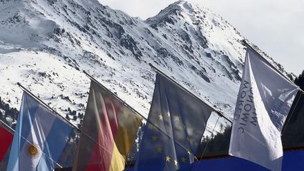 Das Logo des World Economic Forum (WEF) in Davos.